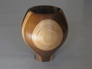 walnut&plwood vessel